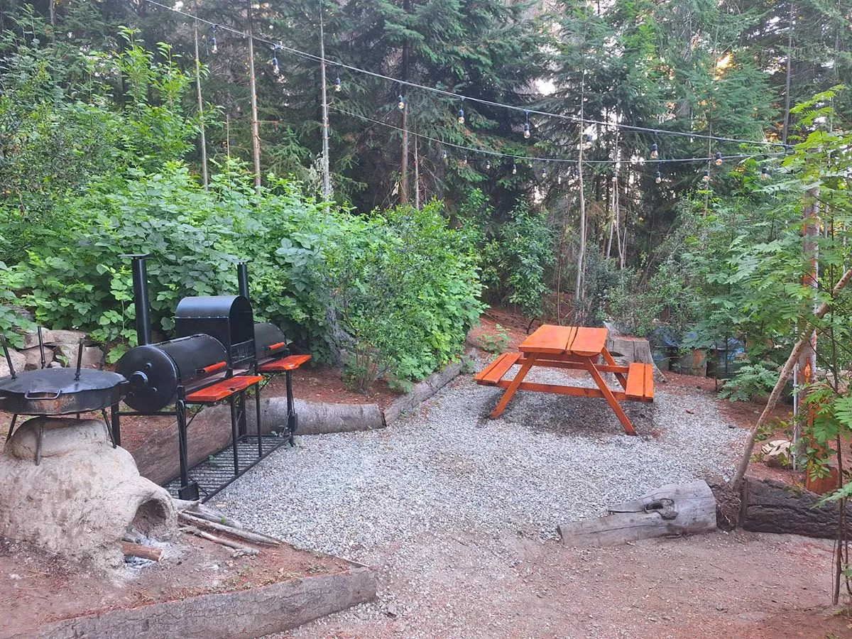 CABAÑA SHANTI- Naturaleza que abraza y confort que enamora, con vista al lago para 4 o 5 personas.