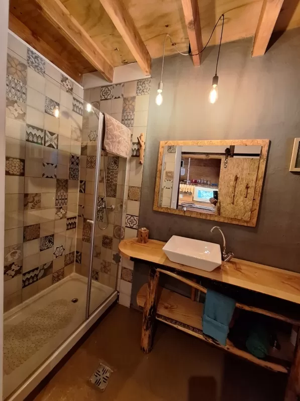 CABAÑA QUINQUIN-  Descanso y naturaleza frente al lago para 4 personas