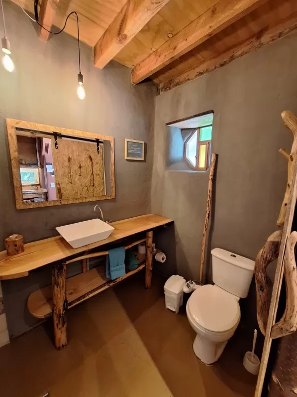 CABAÑA QUINQUIN-  Descanso y naturaleza frente al lago para 4 personas