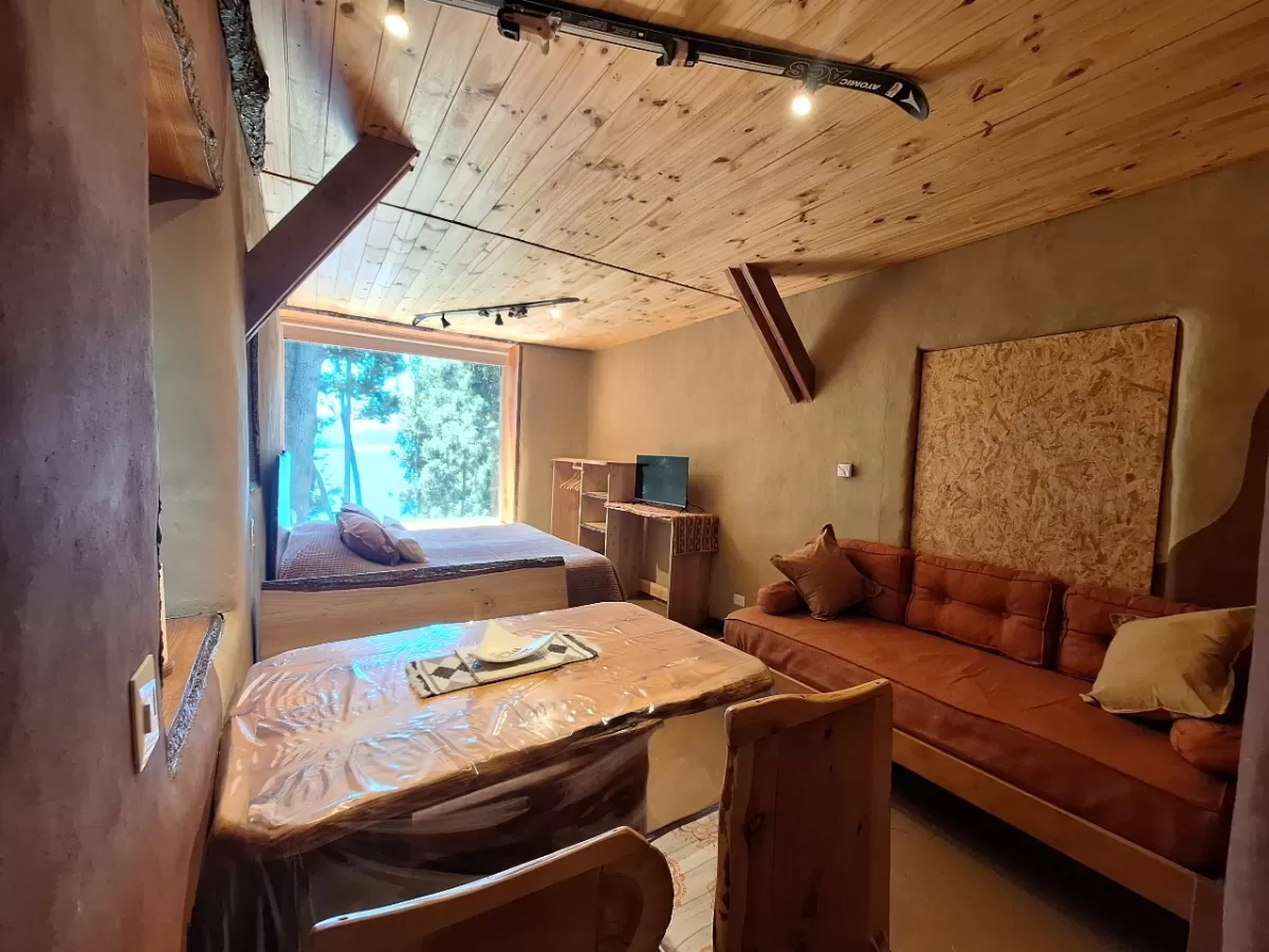 CABAÑA LUNI – Vista al lago, confort y naturaleza para 2 o 3 personas